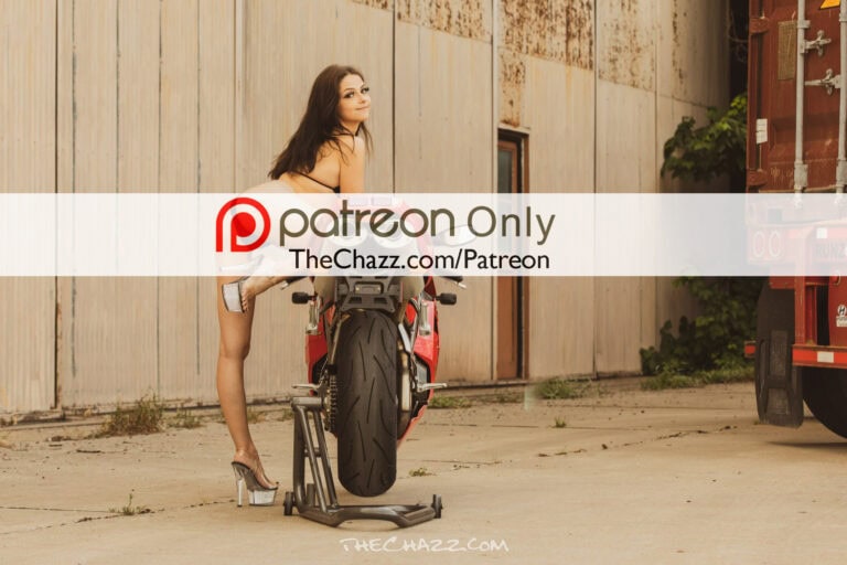 Lizzee and the Ducati 996