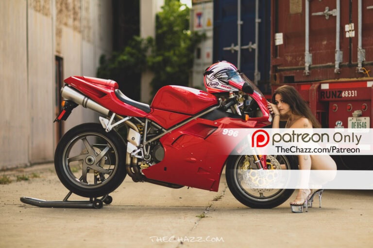 Lizzee & The Ducati 996: Premium Motorcycle & Model Photography