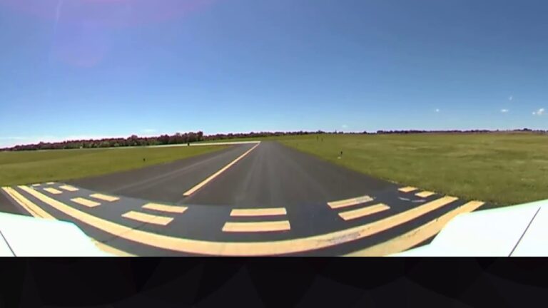 TheChazz.com - Lamborghini Aventador VS Aeroshell at the Outlaw Airshow